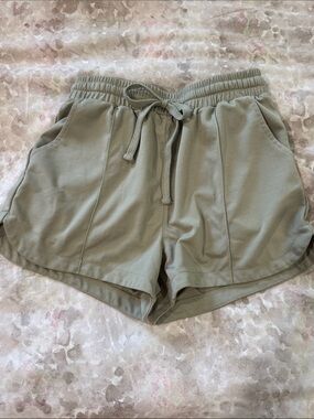 Wild Grace Women’s Elastic Waist Drawstring Shorts - Light khaki